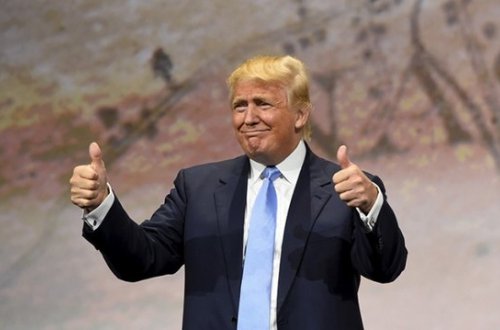 Tramp qalib gəldi, jurnalist qəzet yedi