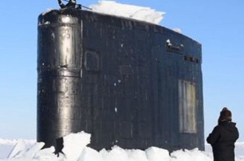 Atom sualtı qayığı buzu belə qırdı