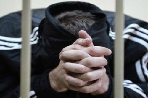 Şagirdini zorlamaqda ittiham edilən müəllim saxlanıldı