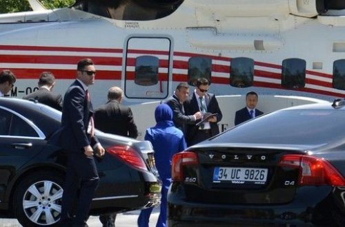 Ərdoğan qızının toyuna helikopterdə gəldi