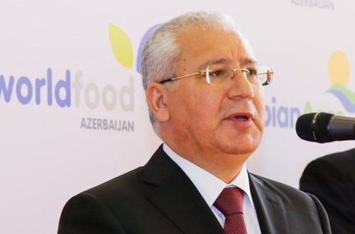 Nazir 3 aparıcı müfəttişi işdən çıxardı