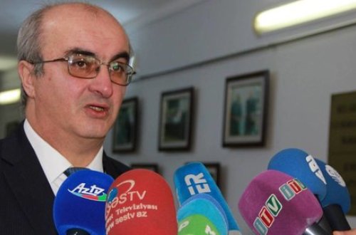 Bakı Slavyan Universitetinin rektoru Puşkin medalı ilə təltif edilib