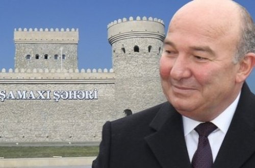 Oğluna 150 minlik maşın, aşpazına vəzifə