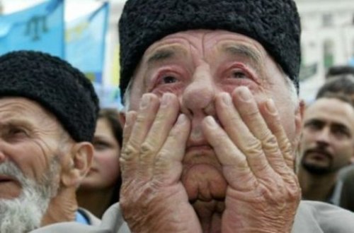 Ruslar Krımda müsəlmanların evlərinə girdi