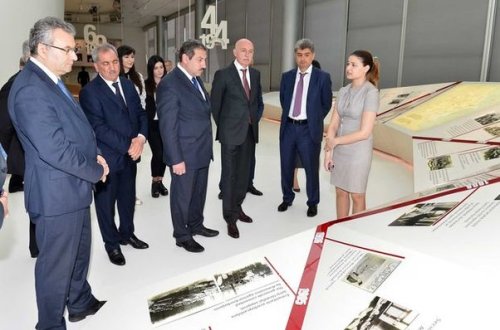 Təhsil Nazirliyinin əməkdaşları Heydər Əliyev Mərkəzində