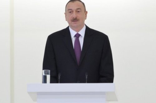 Biz böhrandan şərəflə çıxmışıq, iqtisadi inkişaf davam edir