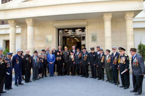 Böyük Vətən müharibəsi veteranları ilə görüş keçirilib