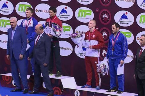 Çunayev “qızıl” qazandı