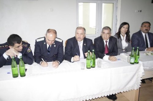 Əziz Əzizov Şiləvəngə kəndində vətəndaşları qəbul etdi