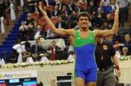 Çunayevdən 19 saniyəyə təmiz qələbə