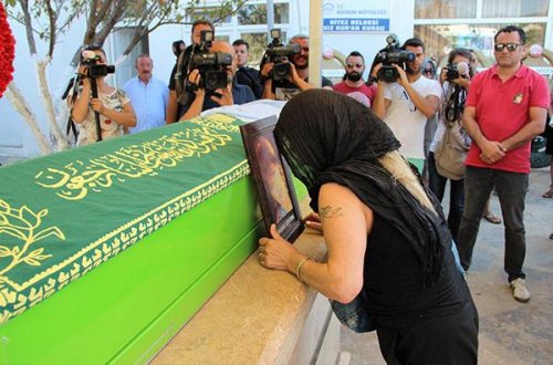 Türkiyəli müğənni dəfn edildi - FOTOLAR