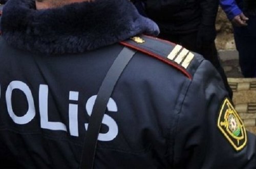 Azərbaycanda polisləri döydülər