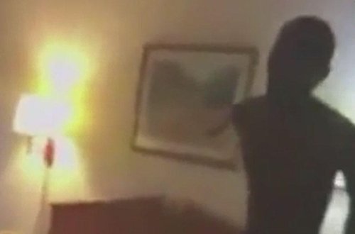 Sevgilisini oteldə başqa oğlanla tutdu – VİDEO