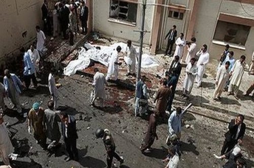 Pakistanda məhkəmə binasının qarşısında partlayış: Çoxlu sayda ölən var