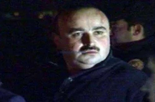 Keçmiş məmurun evindən pulla dolu seyfi aparıblar...