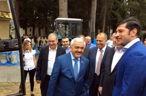 Rövnəq Abdullayev prezident İlham Əliyevin hədiyyəsini borçalılara çatdırdı — FOTOLAR