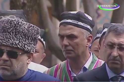 Şeyx və nazir müavini Kərimovun dəfnində - Video