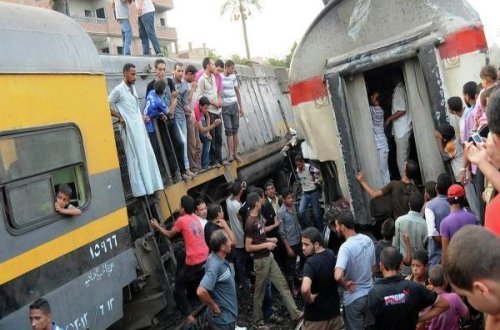 Misirdə qatar relsdən çıxdı: Ölənlər var