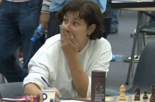 Latviyalı nazir Bakıda şahmat oynadı - Dünya birincisini məğlub etdi+Fotolar