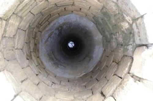 İki nəfər su quyusuna düşdü, boğuldu - Bakıda