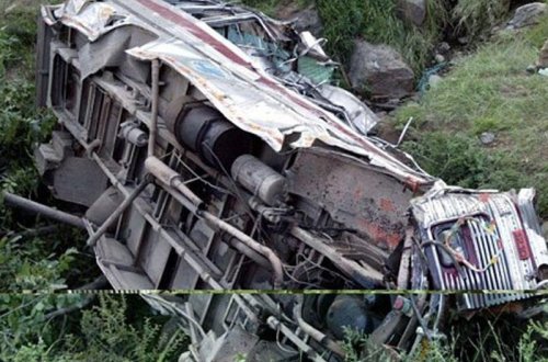 Avtobus körpüdən aşdı, 15 nəfər öldü