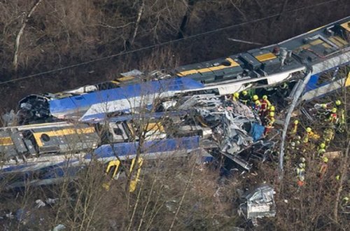 İspaniyada qatar relsdən çıxıb: Ölənlər var – YENİLƏNİB