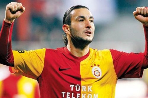 Məşhur türk oyunçu karyerasını bitirdi