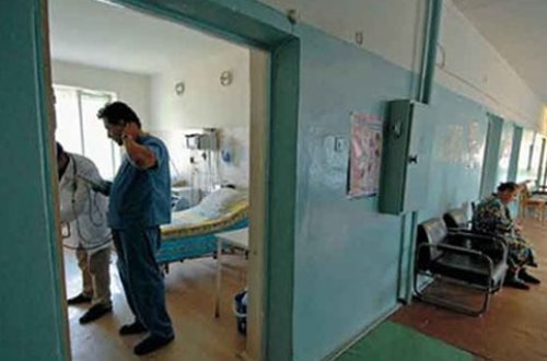 Xəstə öldü, yaxınları həkimlərə hücum çəkdilər