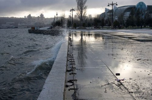 Masazır sakini bulvarda intihar etmək istədi - Yenilənib
