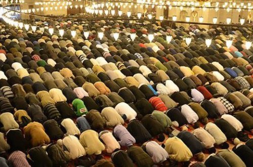 Azərbaycanda bayram namazı qılınıb