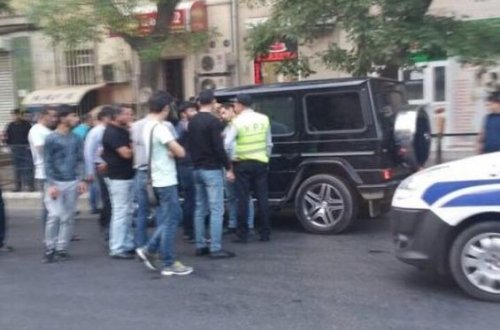Bakının mərkəzində “Gelandewagen”lə “VAZ” toqquşdu – FOTO