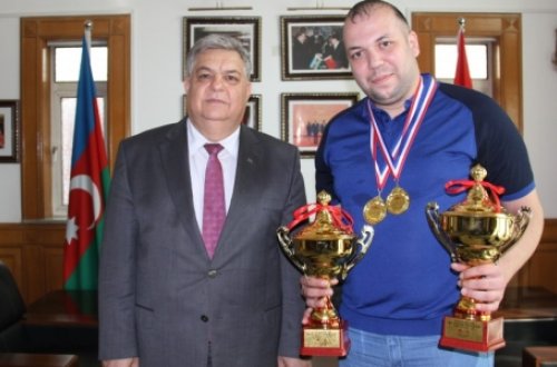 Həmvətənimiz qol güləşi üzrə Pekin açıq çempionatının qalibi olub