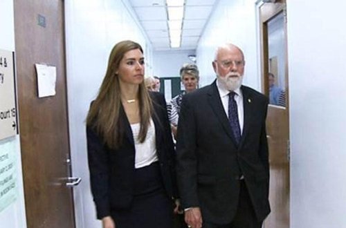 Həkim 50-yə yaxın xəstəsini hamilə qoydu - DÜNYA ŞOKDA