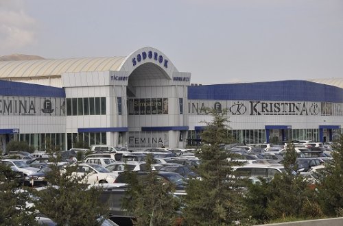 “Sədərək Ticarət Mərkəzi”ndən biabırçı görüntülər — VİDEO