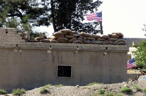 PYD-nin qərargahı üzərindəki 4 ABŞ bayrağından 3-ü endirildi — VİDEO