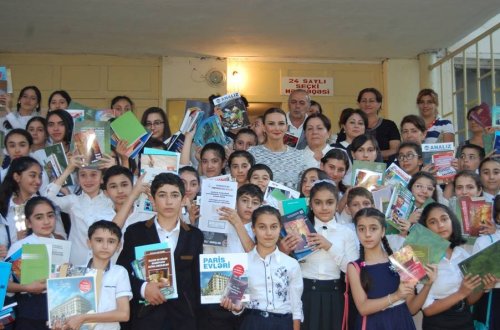 Qənirə Paşayeva Qovlarda uşaqlar üçün kitab bayramı təşkil etdi - FOTOLAR