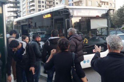 Bakıda sürücülər arasında insident - Avtobusun şüşəsi sındırıldı