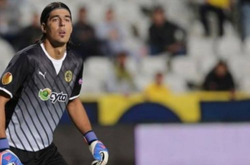 Klub prezidenti qol buraxan qapıçını döydü - Video