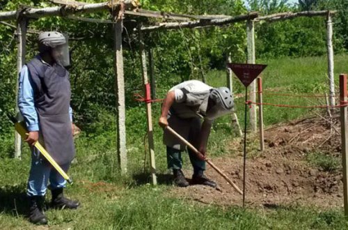 Partlamamış top mərmisi tapıldı