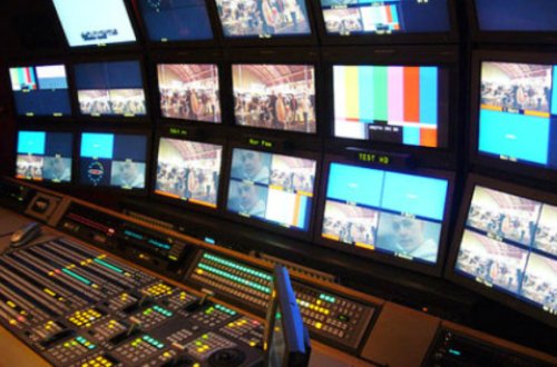 Azərbaycan teleməkanında İLK: bir veriliş iki telekanalda — FOTO