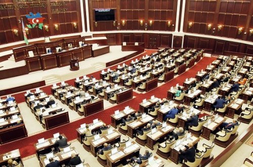 Milli Məclisdə əlillərlə bağlı müzakirə