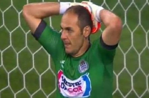 Kamrandan kobud səhv, 3 qol buraxdı-Video