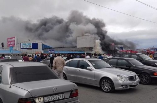 “Sədərək” Ticarət Mərkəzində yanğın – FOTOLAR + VİDEO + YENİLƏNİB