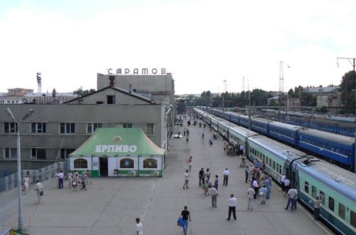 Azərbaycanlı qadın vağzalda keçindi