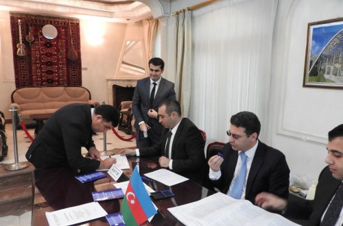 Azərbaycanın İrandakı səfirliyində yaradılmış məntəqədə səsvermə davam edir