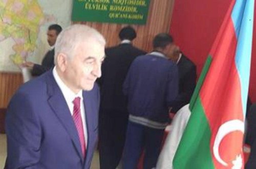 Məzahir Pənahov səs verib - FOTOLAR