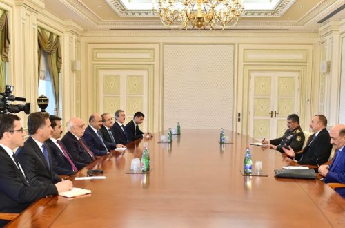 Əliyev Türkiyə nazirləri ilə görüşdü