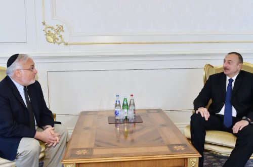 Prezident ABŞ-dakı Simon Vizental Mərkəzinin rəhbərini qəbul edib