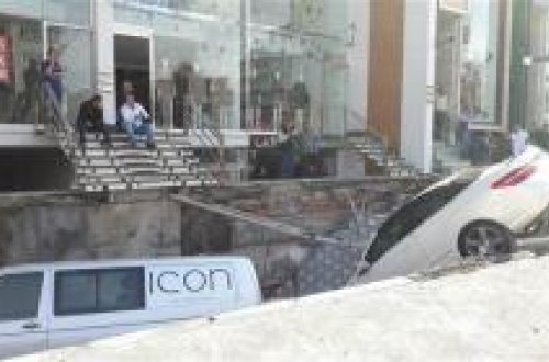 Yer aralandı: bahalı avtomobilləri 