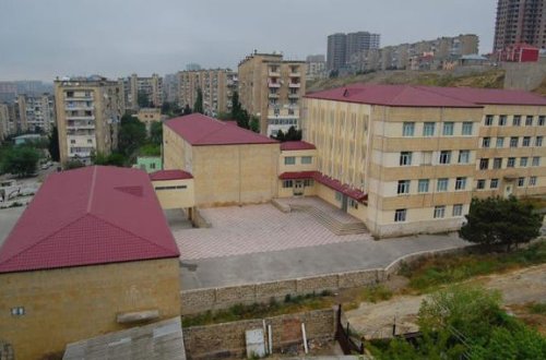 Bakıda oğlu qətl törədən məktəb direktoru işdən çıxarılıb